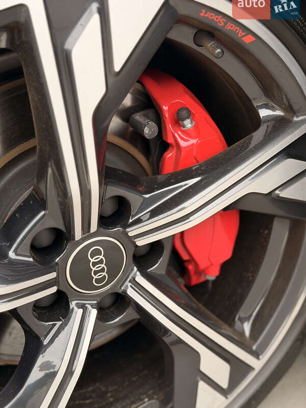 Седан Audi A4 2024 в Киеве
