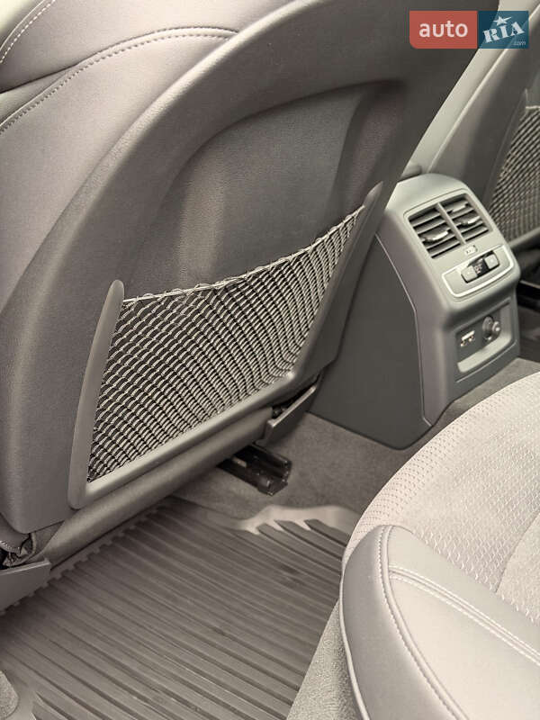 Седан Audi A4 2024 в Киеве
