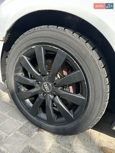 Седан Audi A4 2012 в Львове