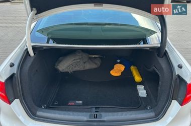 Седан Audi A4 2015 в Киеве