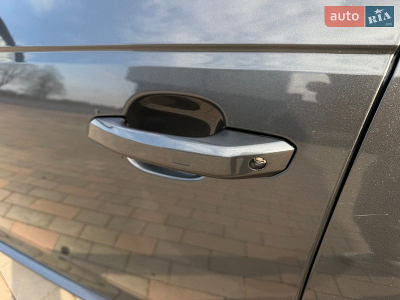 Универсал Audi A4 2015 в Долине