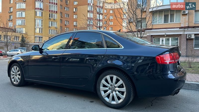 Седан Audi A4 2011 в Києві