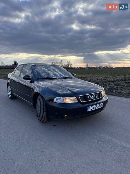 Седан Audi A4 1998 в Виннице