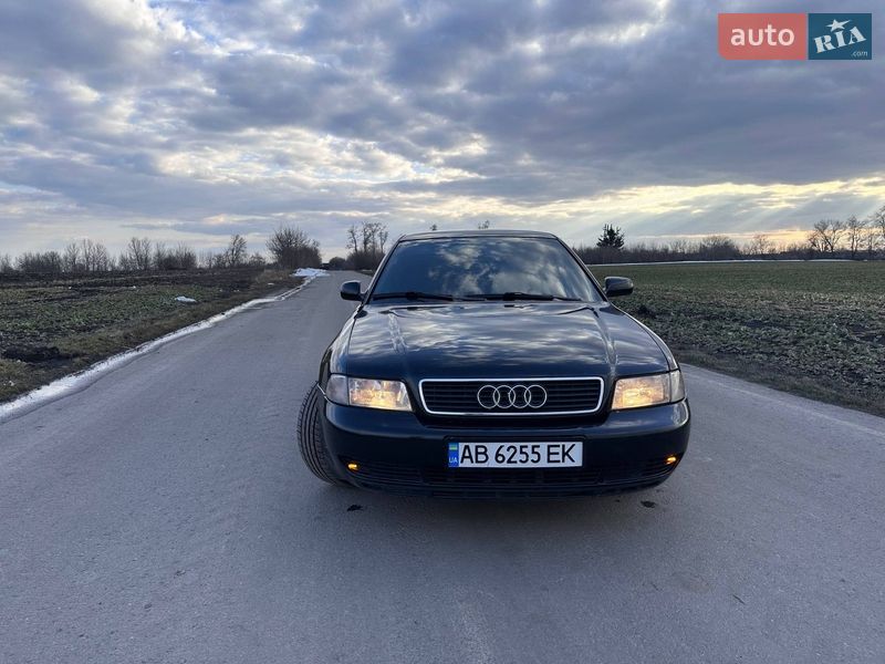 Седан Audi A4 1998 в Виннице