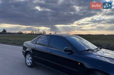 Седан Audi A4 1998 в Виннице