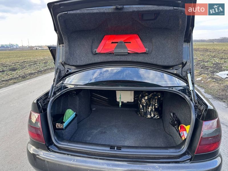 Седан Audi A4 1998 в Виннице