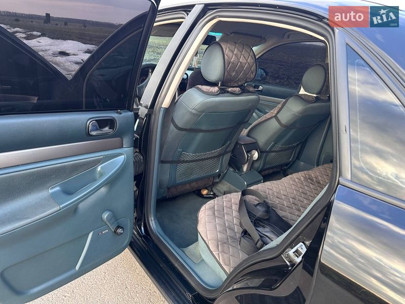 Седан Audi A4 1998 в Виннице