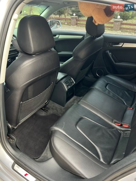 Седан Audi A4 2015 в Львове
