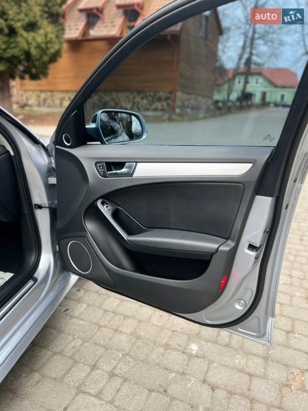Седан Audi A4 2015 в Львове