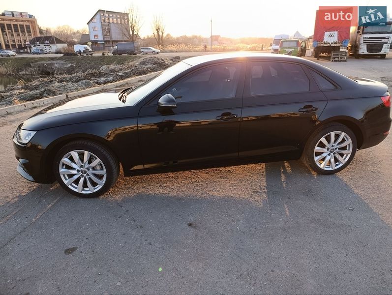 Седан Audi A4 2016 в Переяславе