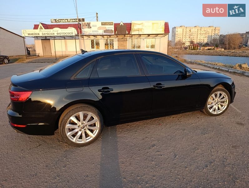 Седан Audi A4 2016 в Переяславе