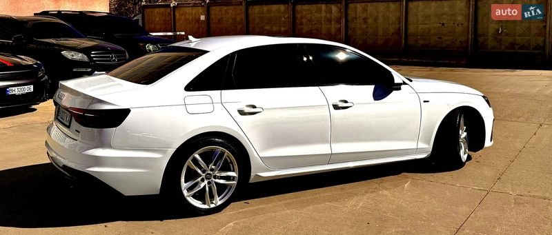 Седан Audi A4 2020 в Одессе