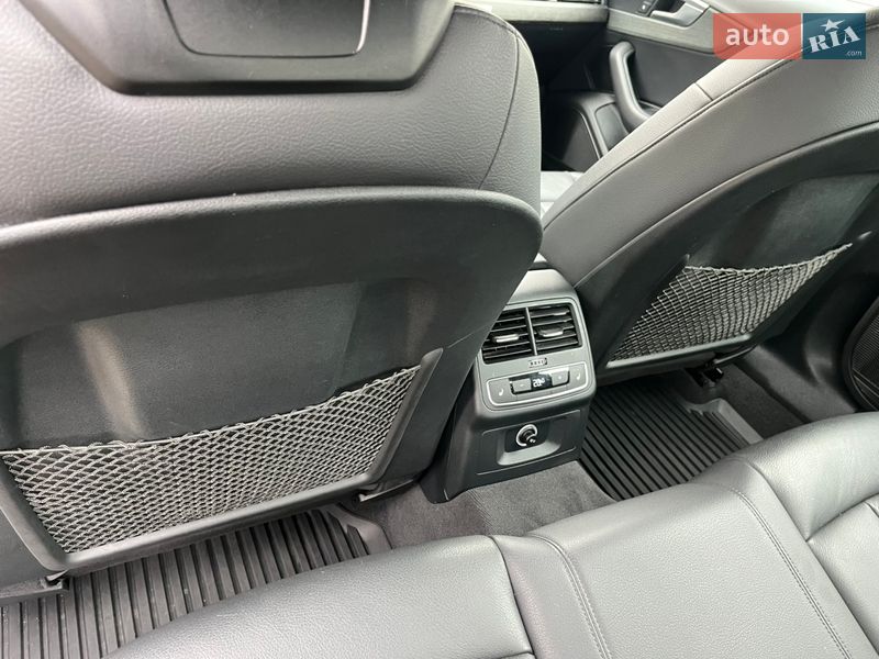 Седан Audi A4 2018 в Киеве