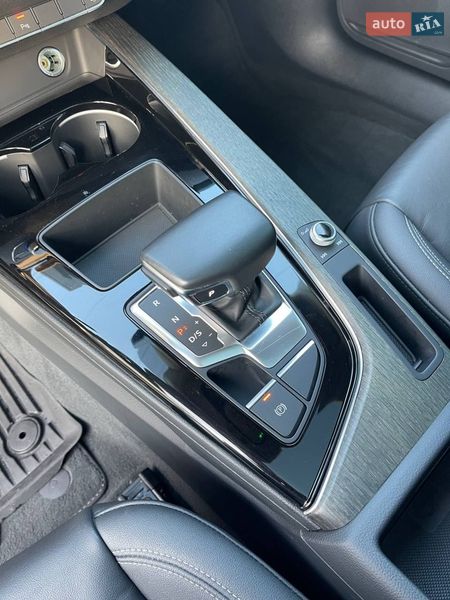 Седан Audi A4 2021 в Львове