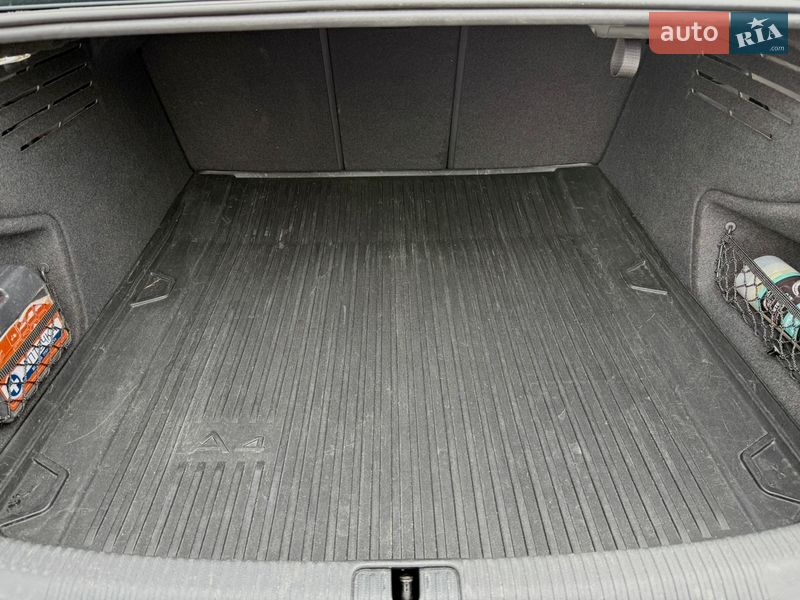 Седан Audi A4 2017 в Черновцах