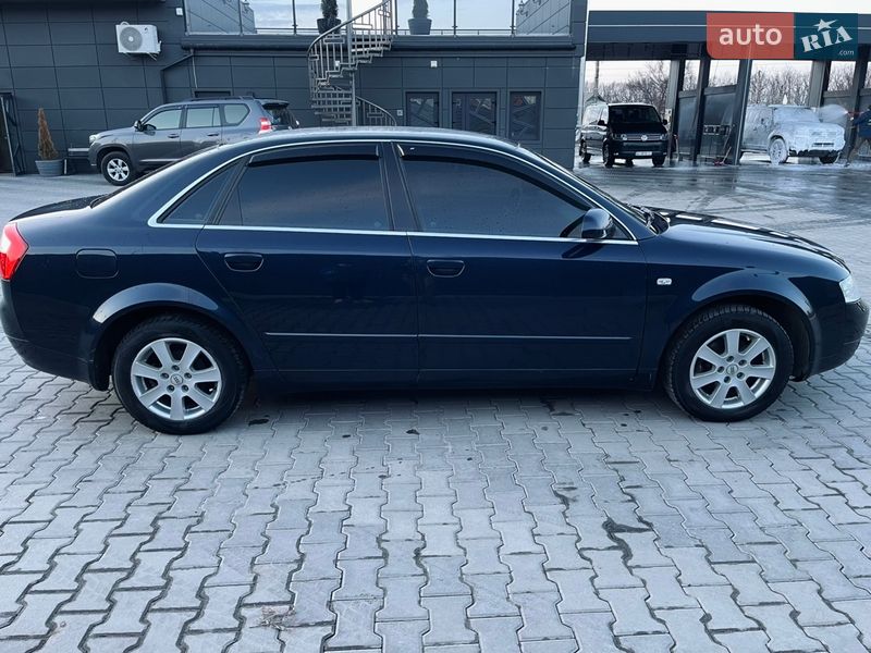 Седан Audi A4 2004 в Ракитном