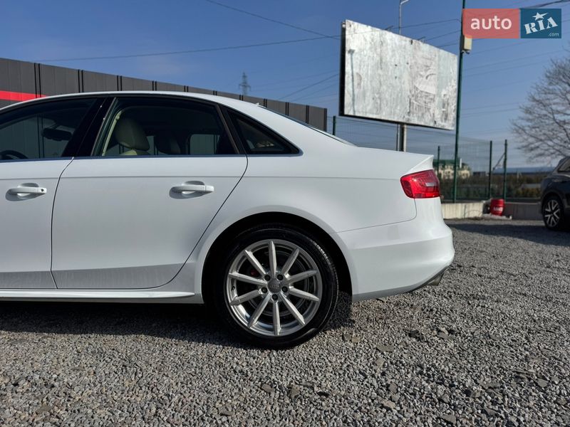Седан Audi A4 2013 в Луцьку
