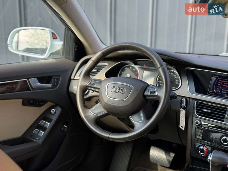 Седан Audi A4 2013 в Луцьку