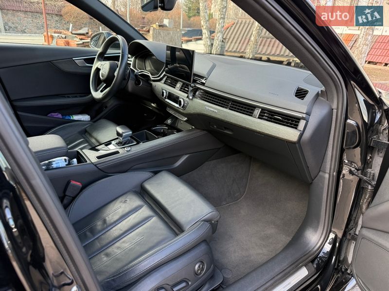 Седан Audi A4 2022 в Києві