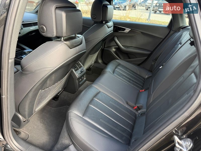 Седан Audi A4 2022 в Києві