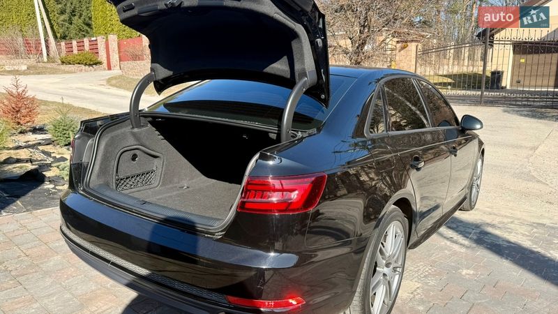 Седан Audi A4 2017 в Киеве