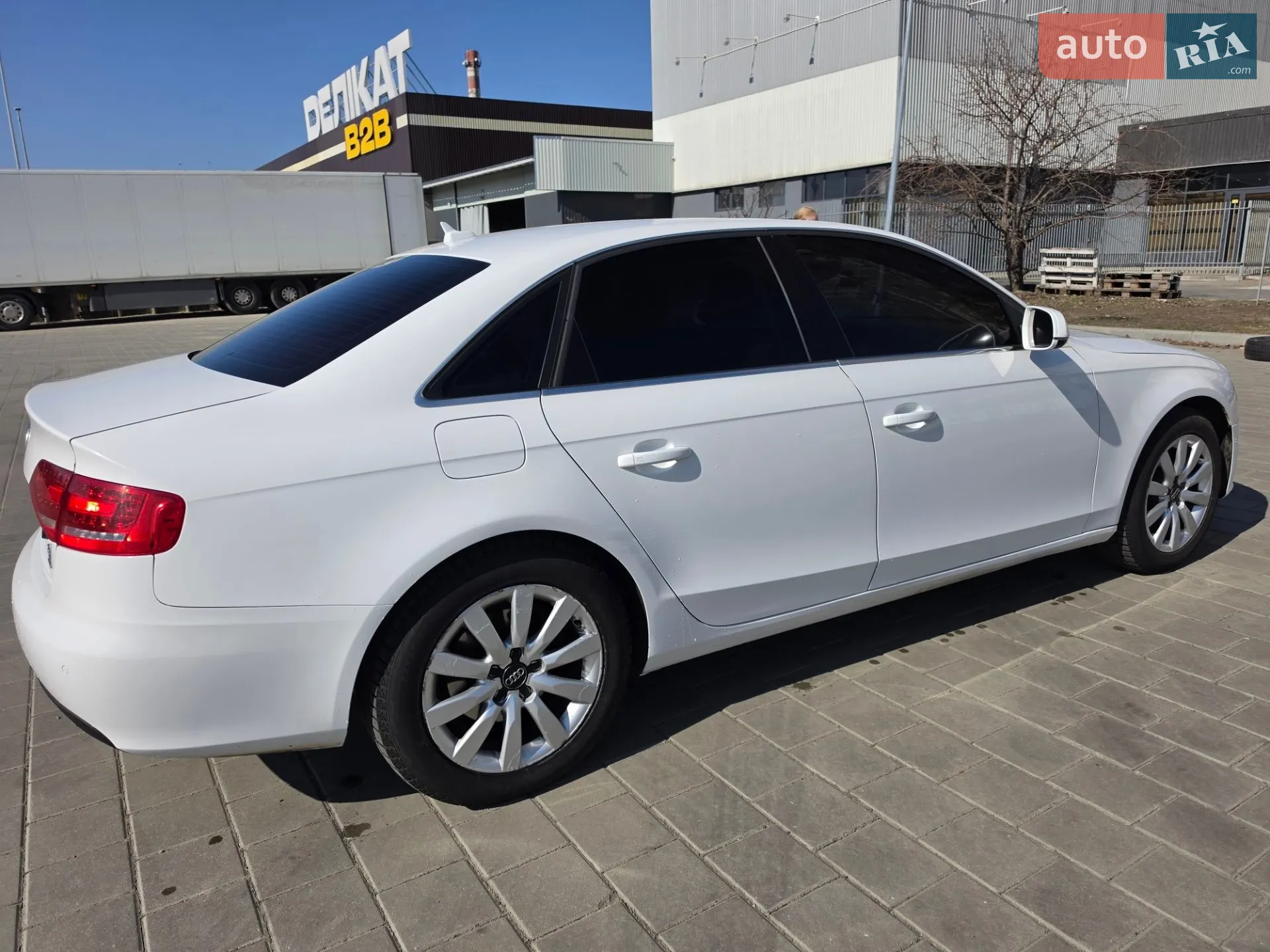 2010 Audi A4 - мініатюра 5