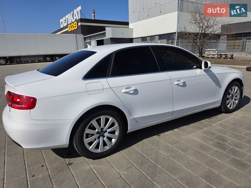 Седан Audi A4 2010 в Черкассах