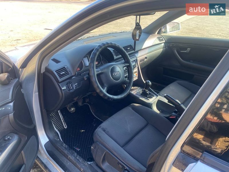 Седан Audi A4 2001 в Оржице