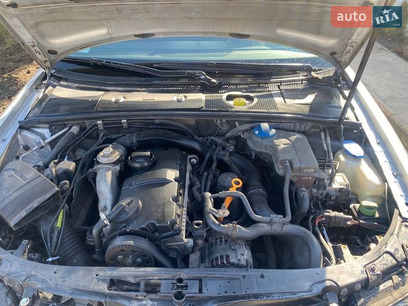 Седан Audi A4 2001 в Оржице