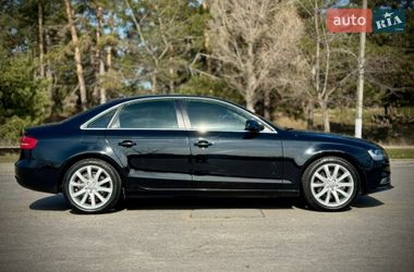 Седан Audi A4 2014 в Горишних Плавнях