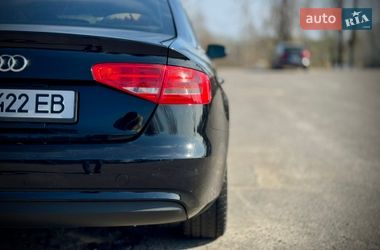 Седан Audi A4 2014 в Горишних Плавнях