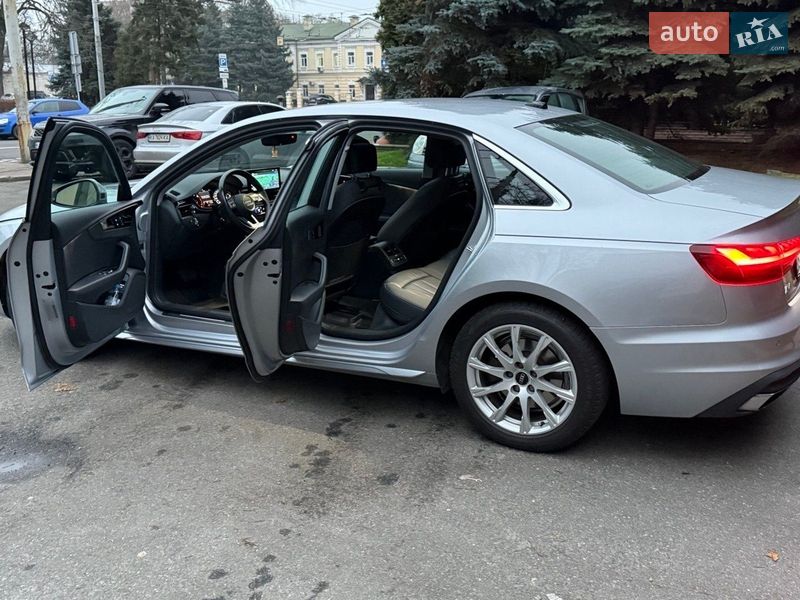 Седан Audi A4 2021 в Киеве
