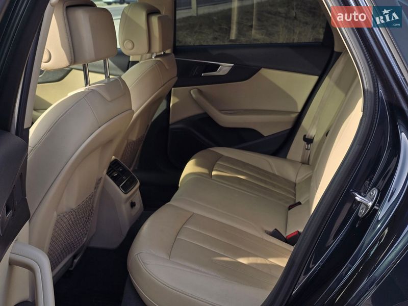 Седан Audi A4 2016 в Львове