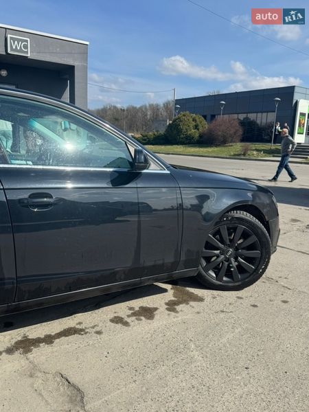Седан Audi A4 2011 в Львове