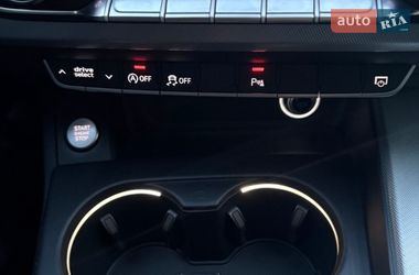Седан Audi A4 2016 в Ромнах