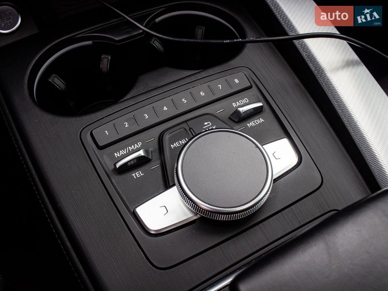 Седан Audi A4 2019 в Львові