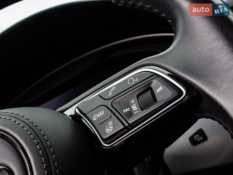 Седан Audi A4 2019 в Львові