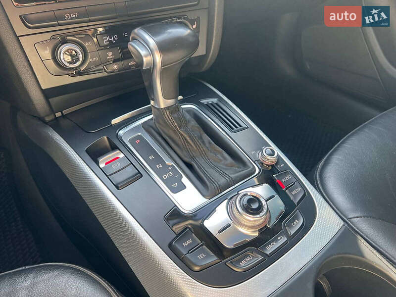 Седан Audi A4 2014 в Львове