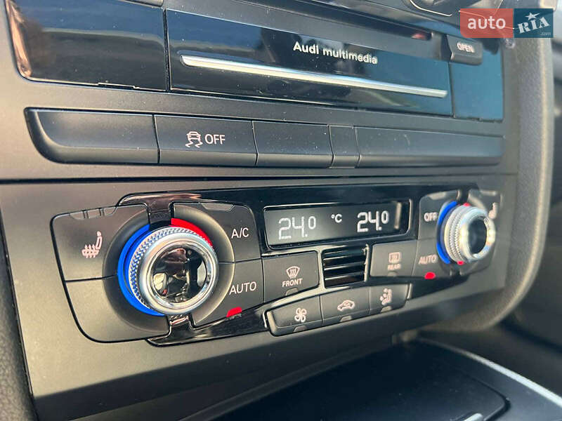 Седан Audi A4 2014 в Львове