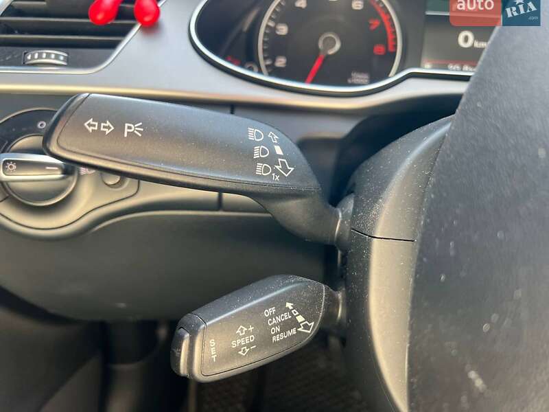Седан Audi A4 2014 в Львове