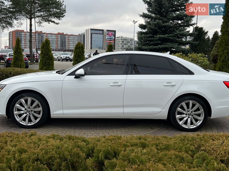 Седан Audi A4 2017 в Львові