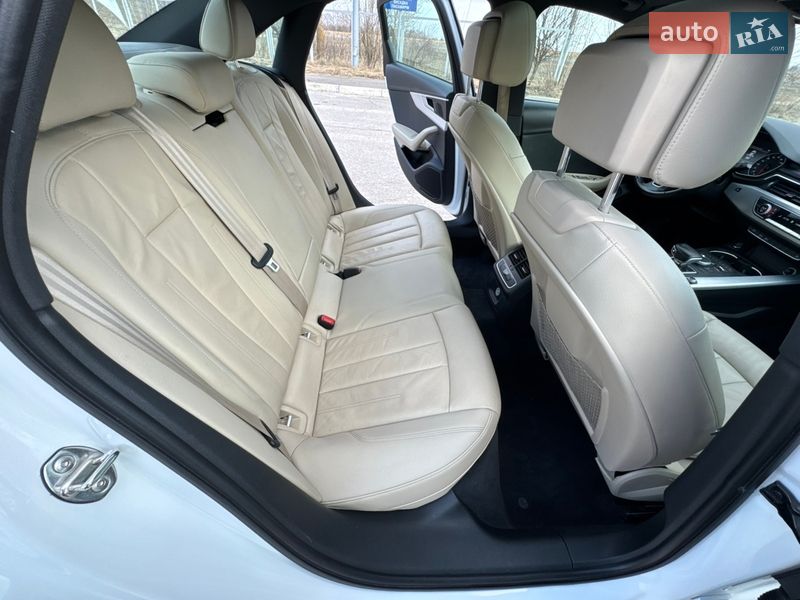 Седан Audi A4 2017 в Чернигове