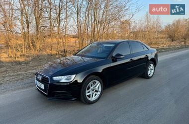 Седан Audi A4 2017 в Киеве