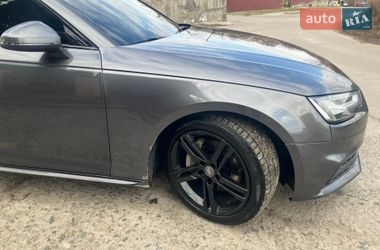 Седан Audi A4 2018 в Обухове