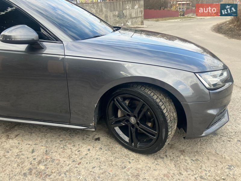 Седан Audi A4 2018 в Обухове