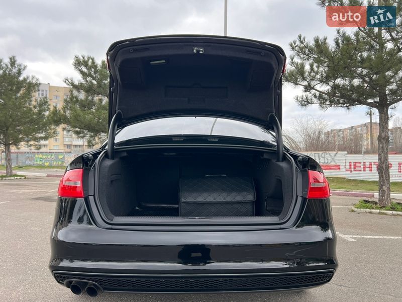 Седан Audi A4 2014 в Николаеве
