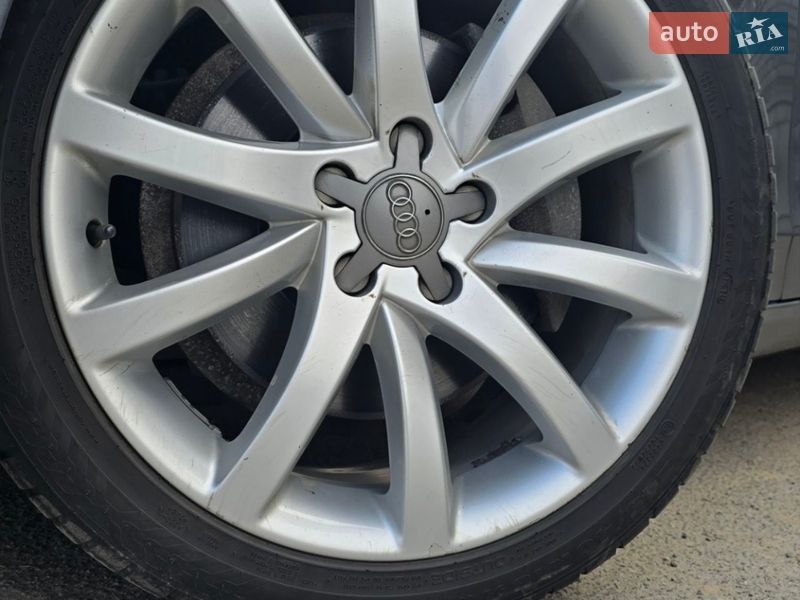 Седан Audi A4 2013 в Києві
