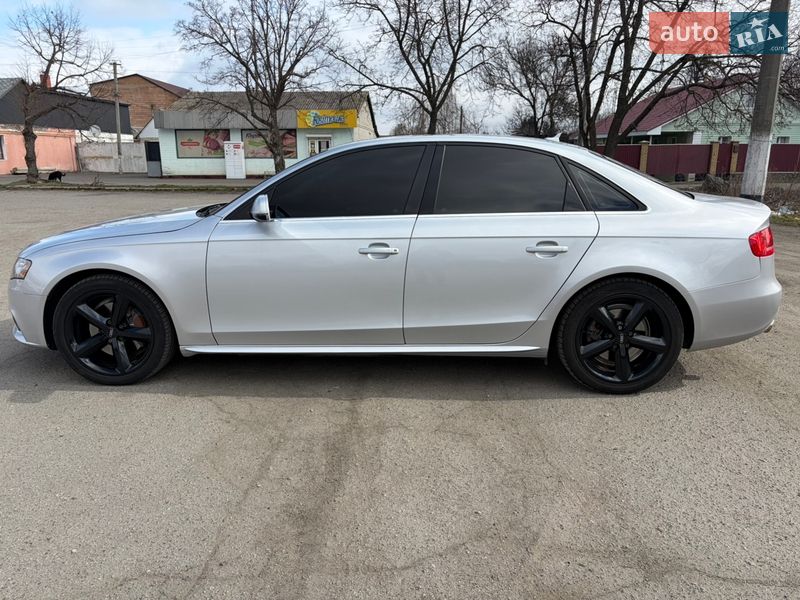 Седан Audi A4 2011 в Шполі