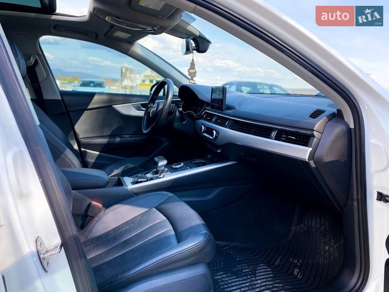 Седан Audi A4 2017 в Ужгороді