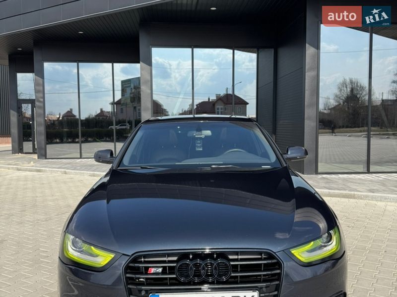Седан Audi A4 2014 в Шептицькому
